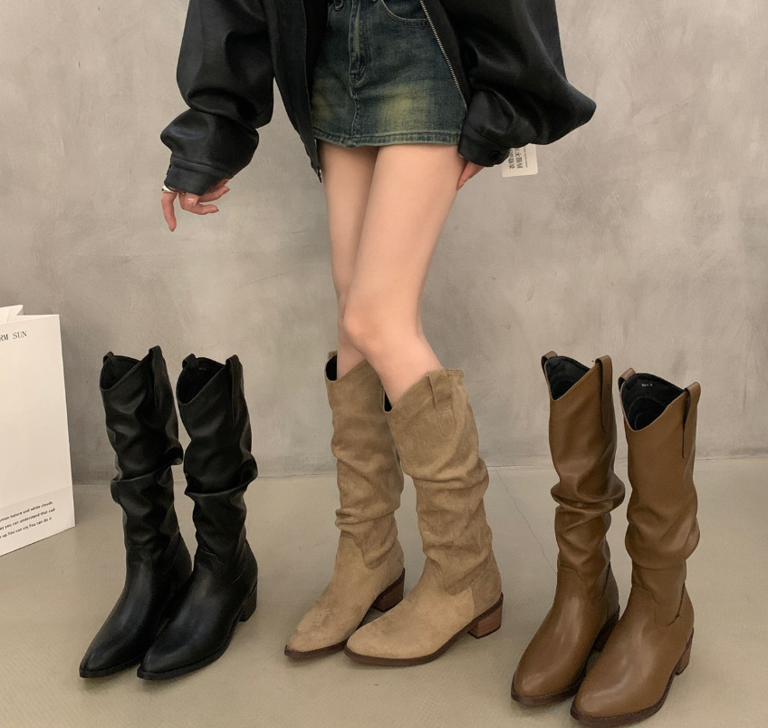 Valenzora - Vintage Wildlederstiefel mit Rüschen
