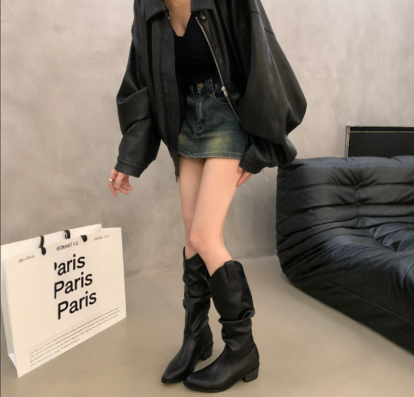 Valenzora - Vintage Wildlederstiefel mit Rüschen