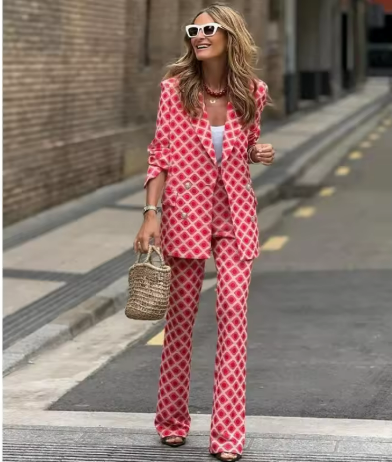 Valenzora | Elegant set with leopard print