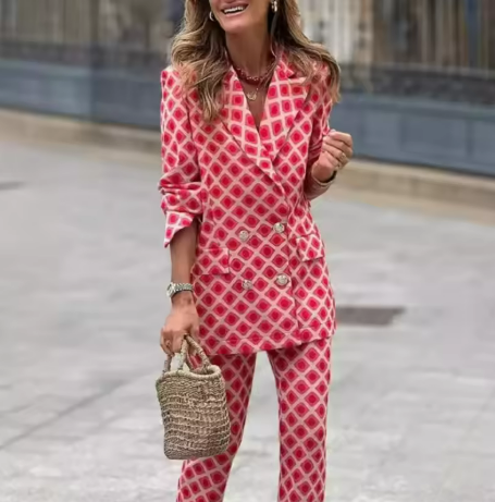 Valenzora | Elegant set with leopard print
