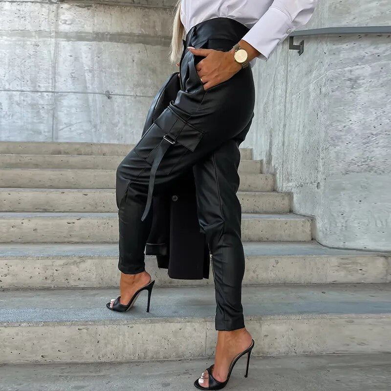Valenzora | Moderne vegane Lederhose mit