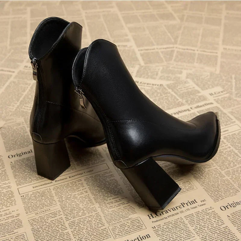 Valenzora | High-heeled boots with zipper