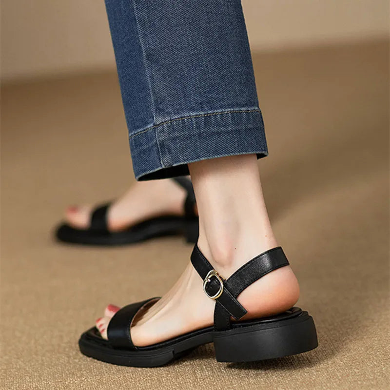 Elegant flat sandals