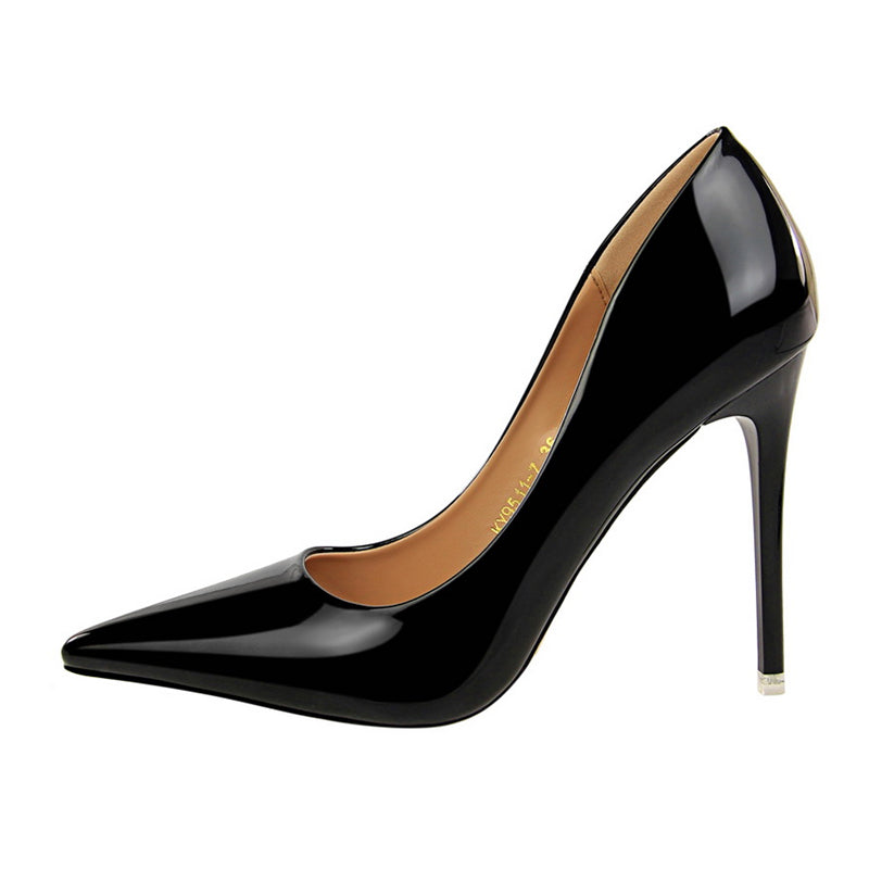 Valenzora | Metallic Heels with Pointed Toe