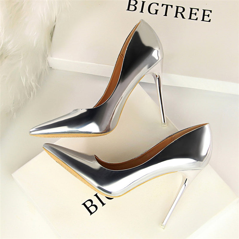 Valenzora | Metallic Heels with Pointed Toe