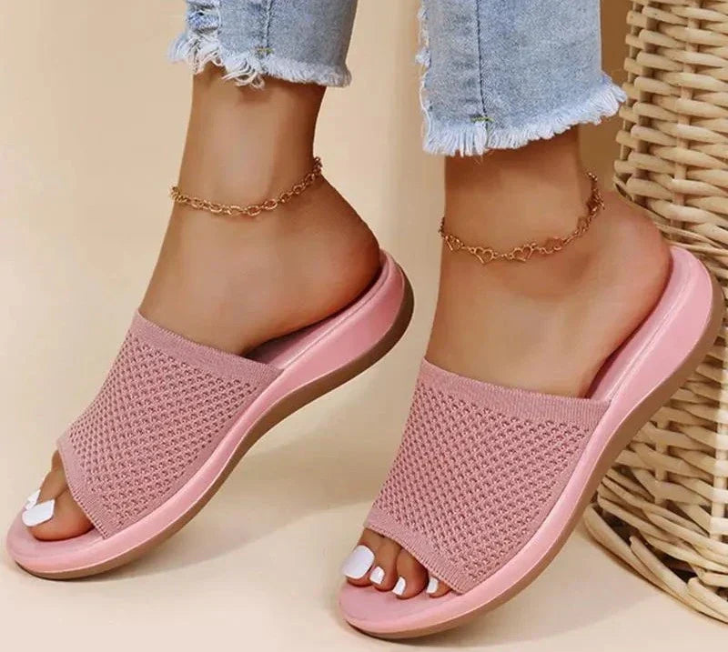Valenzora - Flache Sandalen für drinnen und draußen
