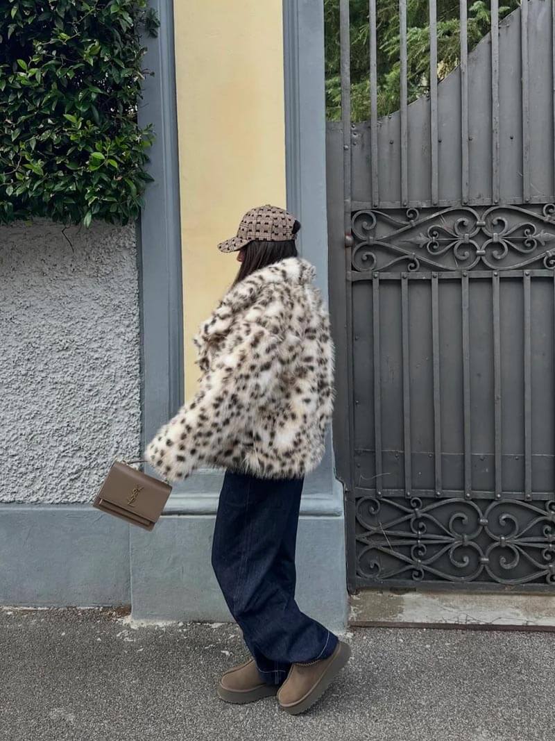 Valenzora | Leopard print fur jacket