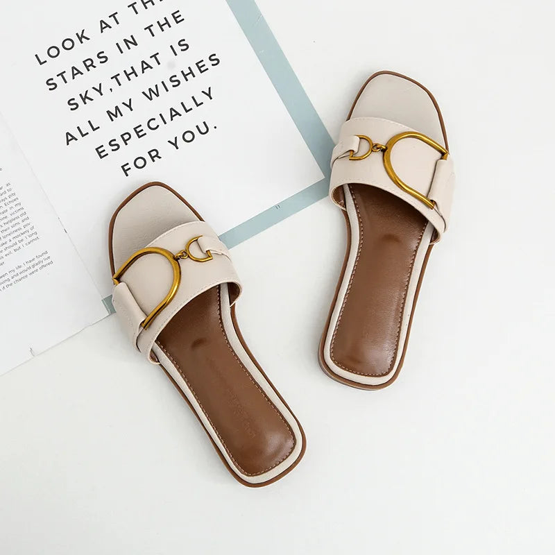 Valenzora – Damen-Lederslipper mit Karree-Zehenpartie: Designer-Flats mit Metallverzierung, Outdoor-Flip-Flops, Gummisohle