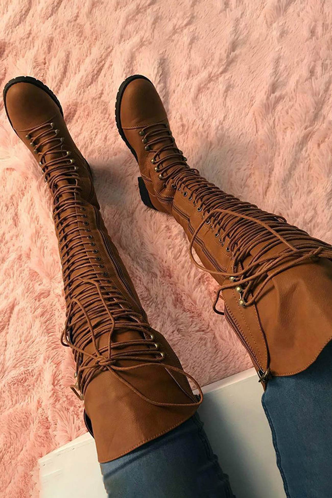 Valenzora | Over-the-knee boots with laces