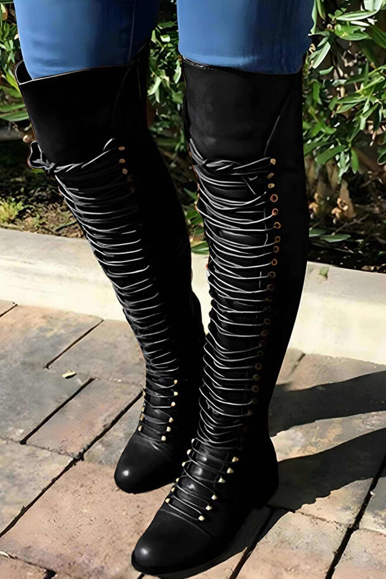 Valenzora | Over-the-knee boots with laces