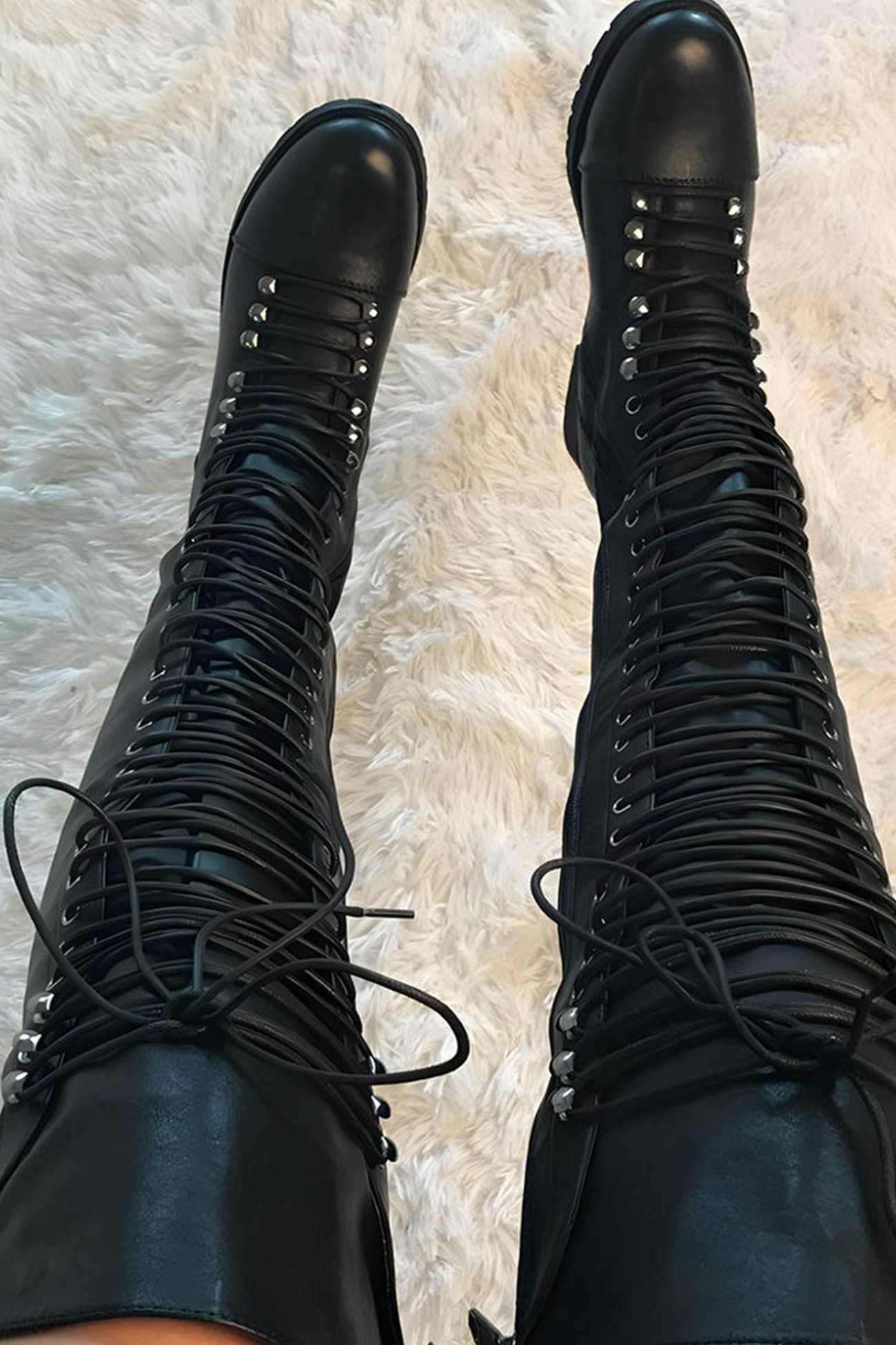 Valenzora | Over-the-knee boots with laces