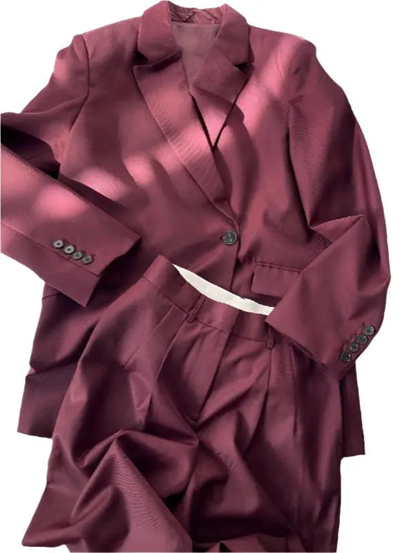 Valenzora | Fashionable two-piece suit. Stylish elegance for every occasion.