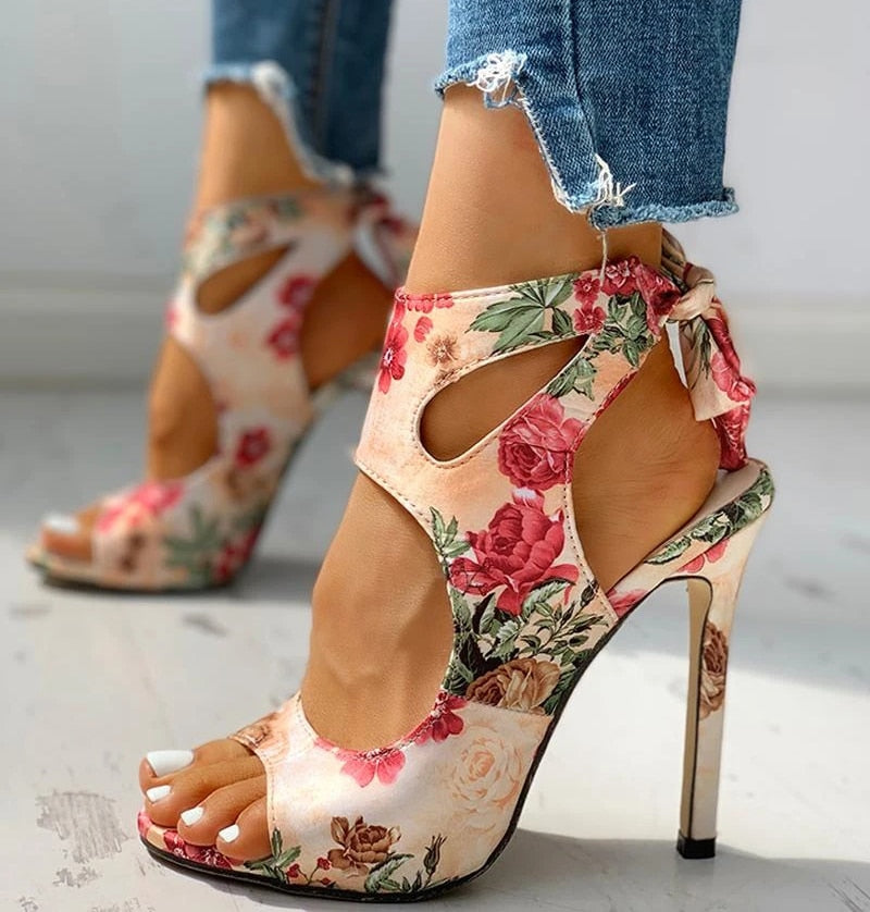 Valenzora | Buckle Me In Heeled Sandals