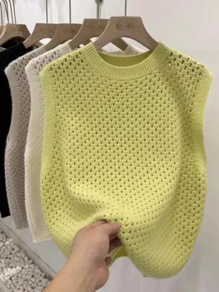 Valenzora | Sleeveless knit sweater for women