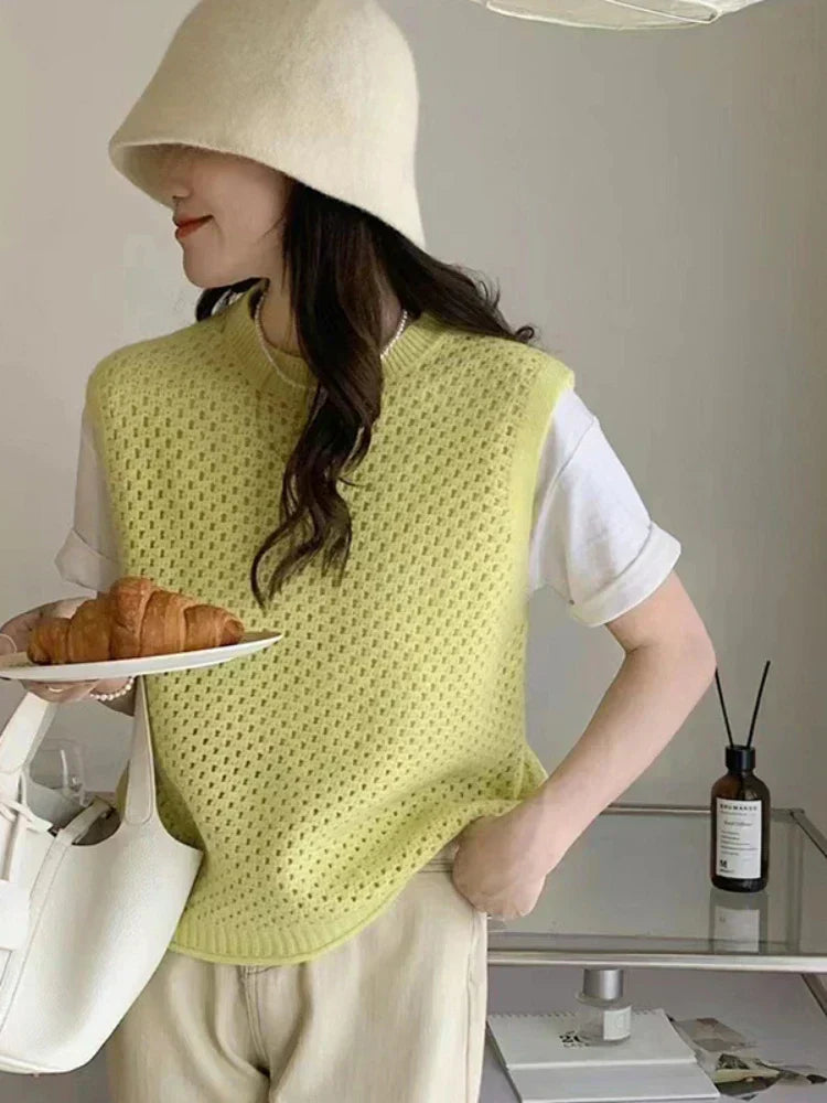 Valenzora | Sleeveless knit sweater for women