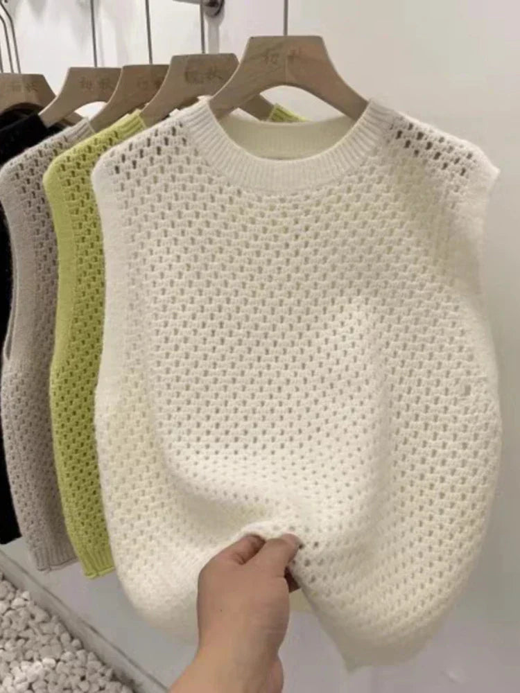 Valenzora | Sleeveless knit sweater for women