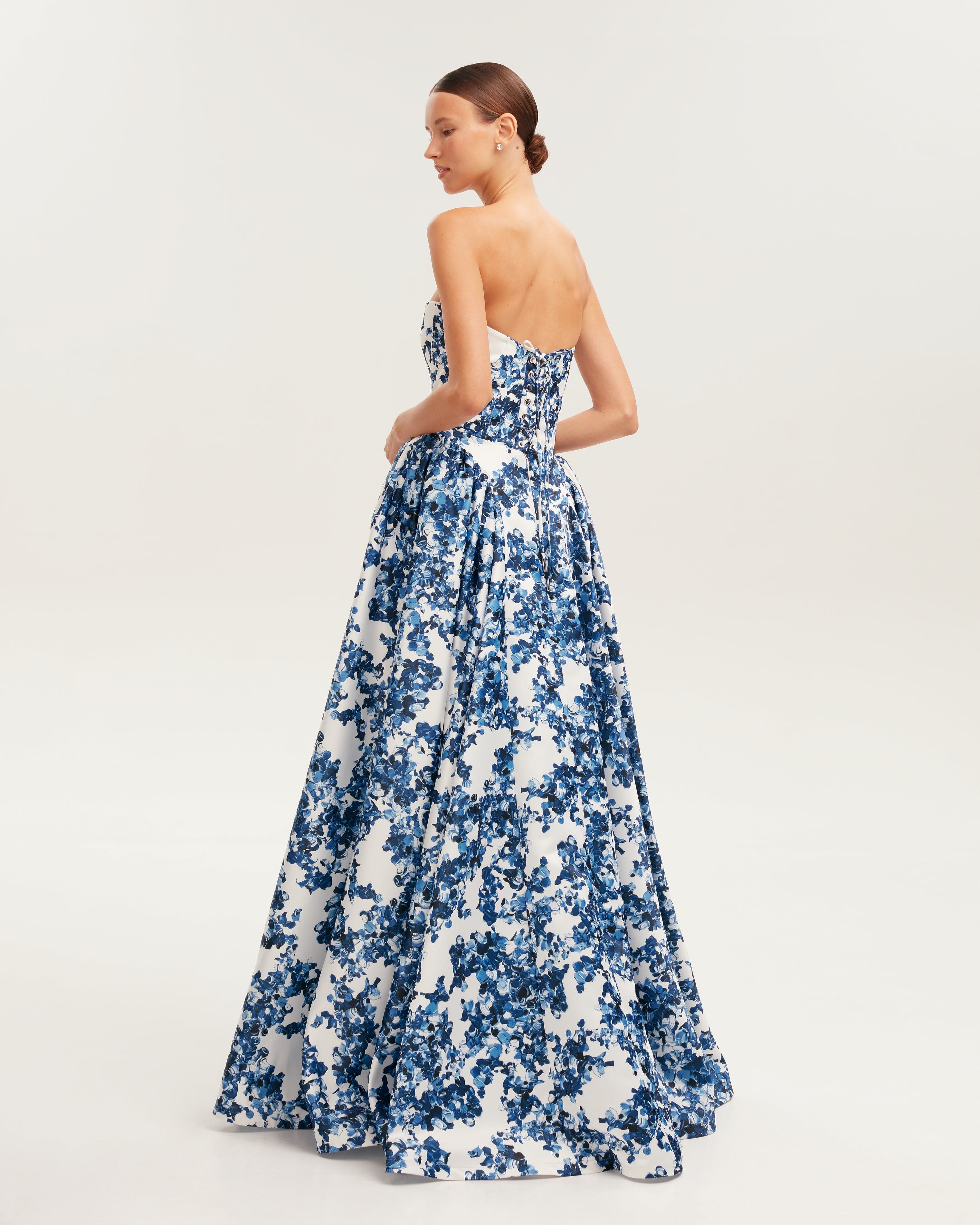 Valenzora | Porzellanblumenkleid