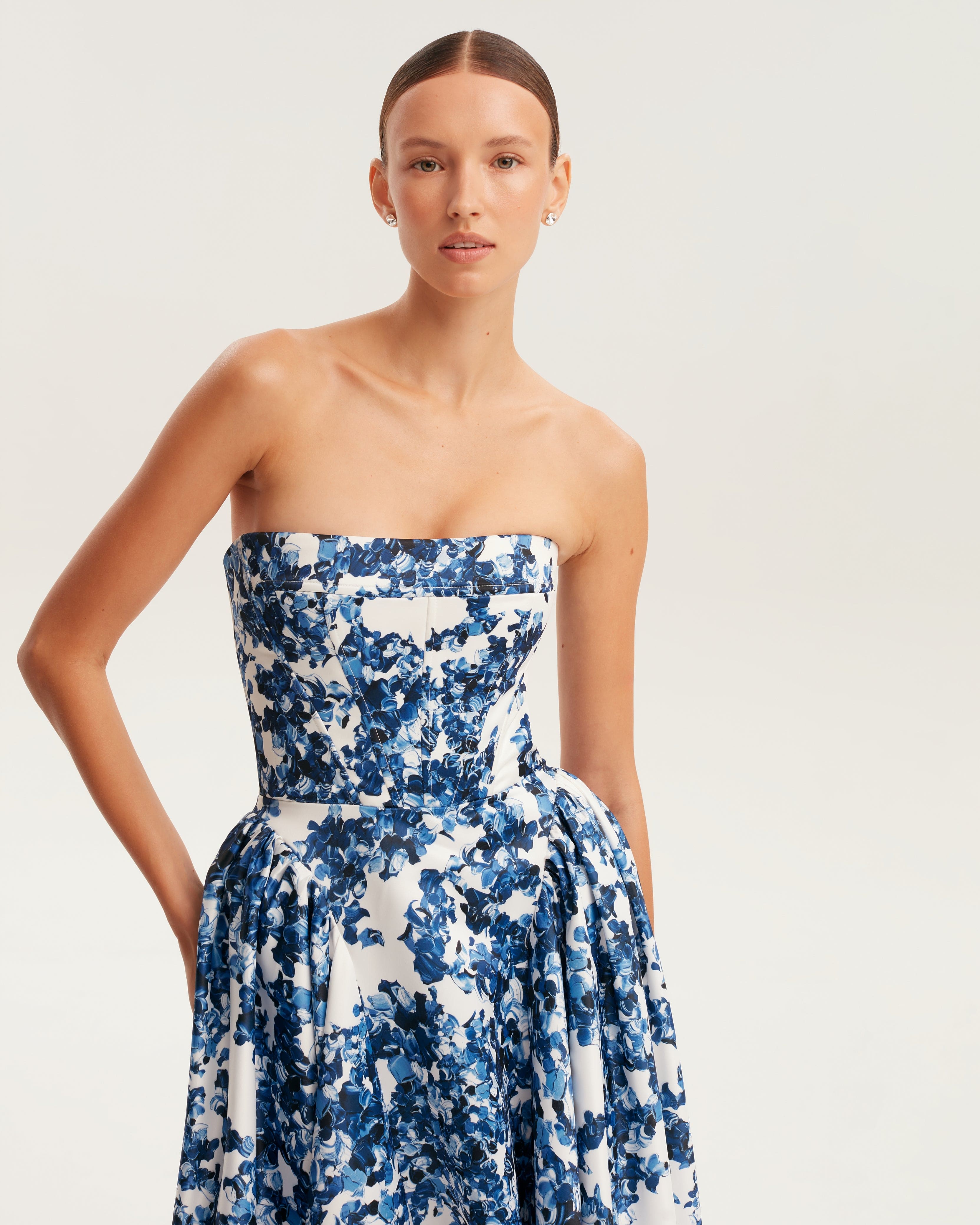 Valenzora | Porzellanblumenkleid