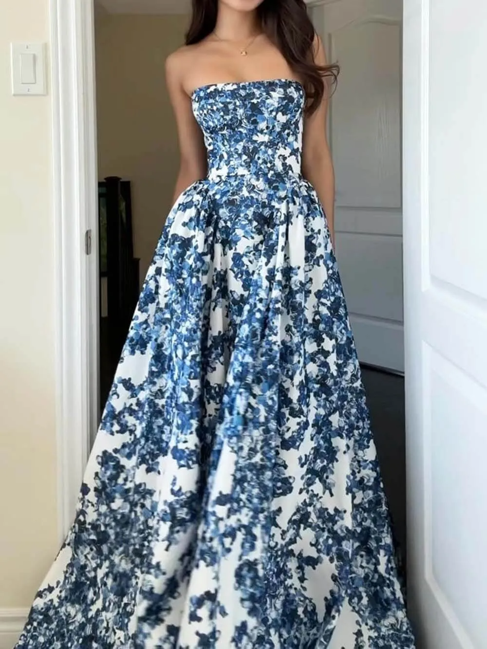 Valenzora | Porzellanblumenkleid