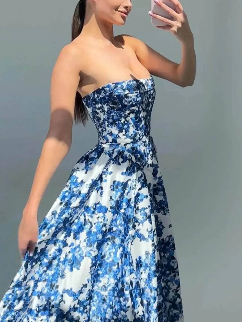 Valenzora | Porzellanblumenkleid