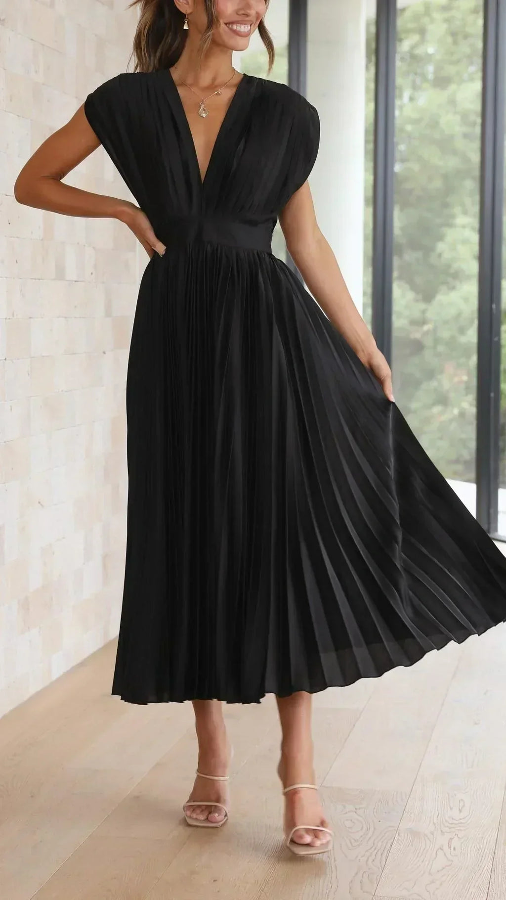 Valenzora | Elektrisch plissiertes, elegantes ärmelloses Kleid