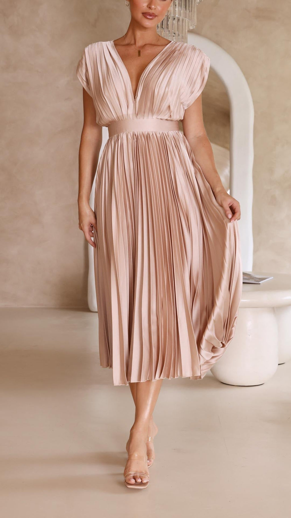 Valenzora | Elektrisch plissiertes, elegantes ärmelloses Kleid