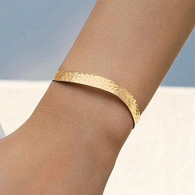 Valenzora | Goldfarbenes Mix-and-Match-Armband