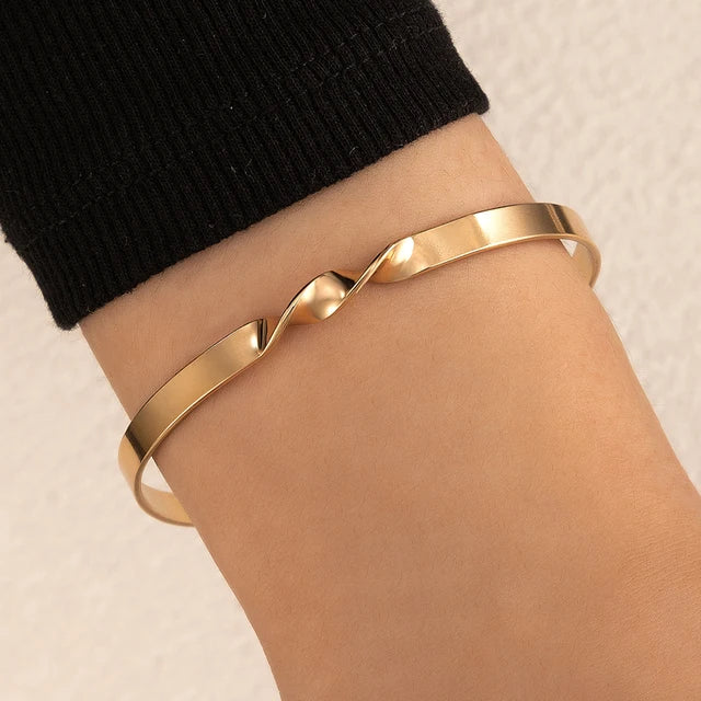 Valenzora | Goldfarbenes Mix-and-Match-Armband