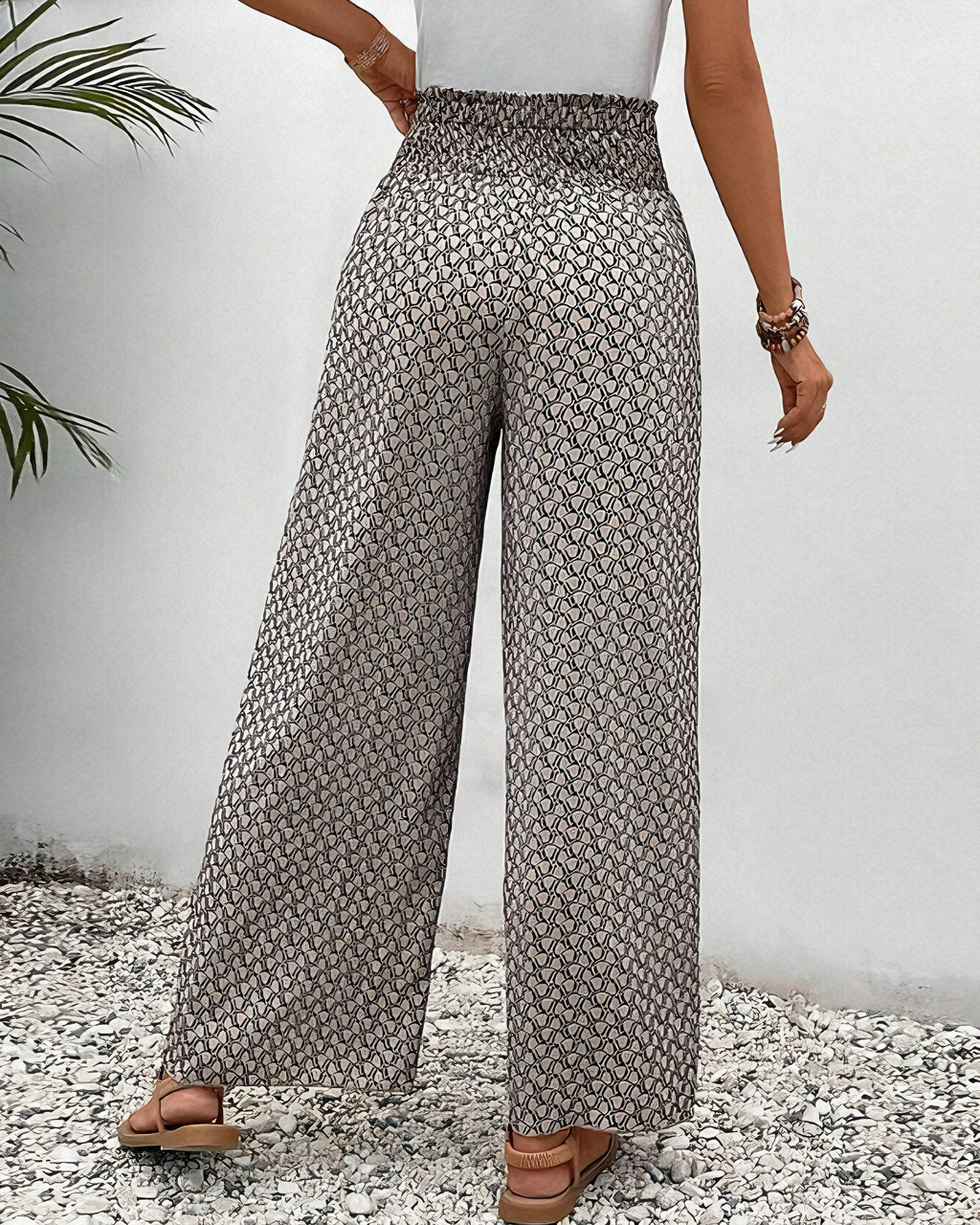 Trousers with chiffon pattern