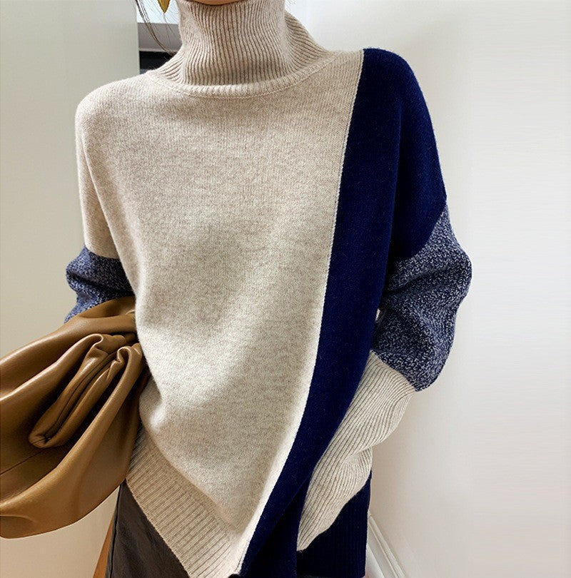 Turtleneck in a contrasting color