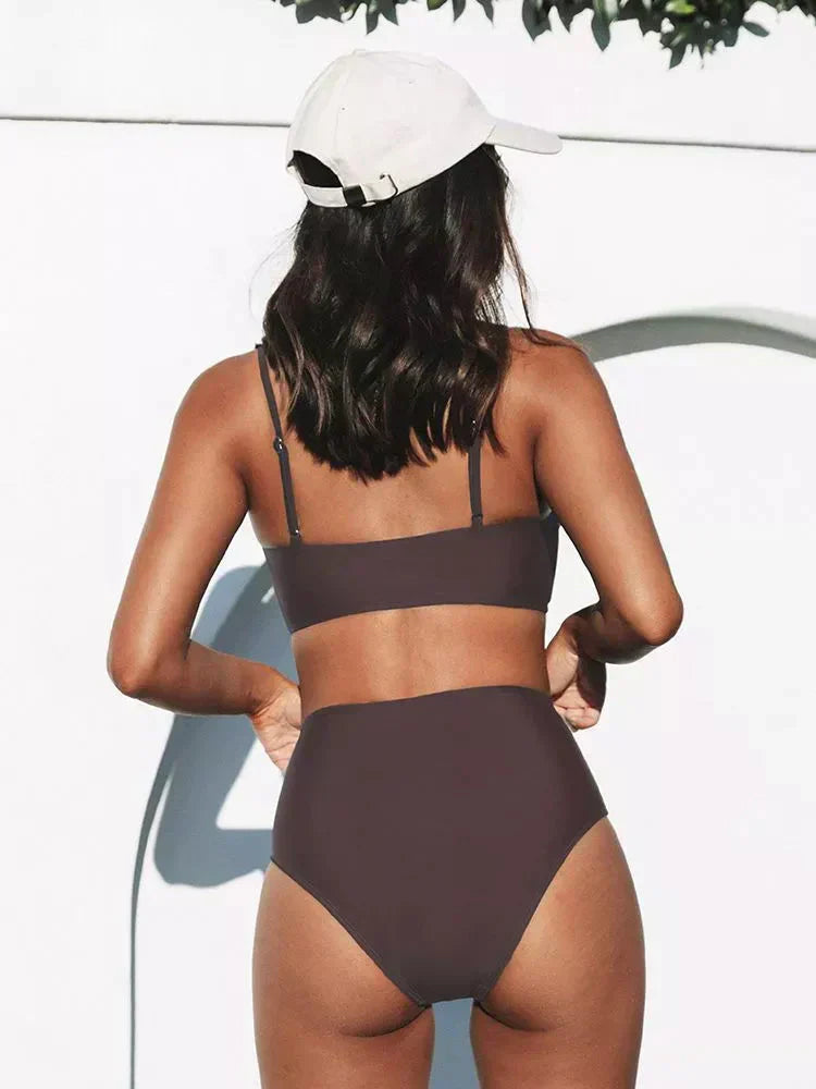 Valenzora | Bikini Set | High-waisted bikinis are the best beach outfits for this summer