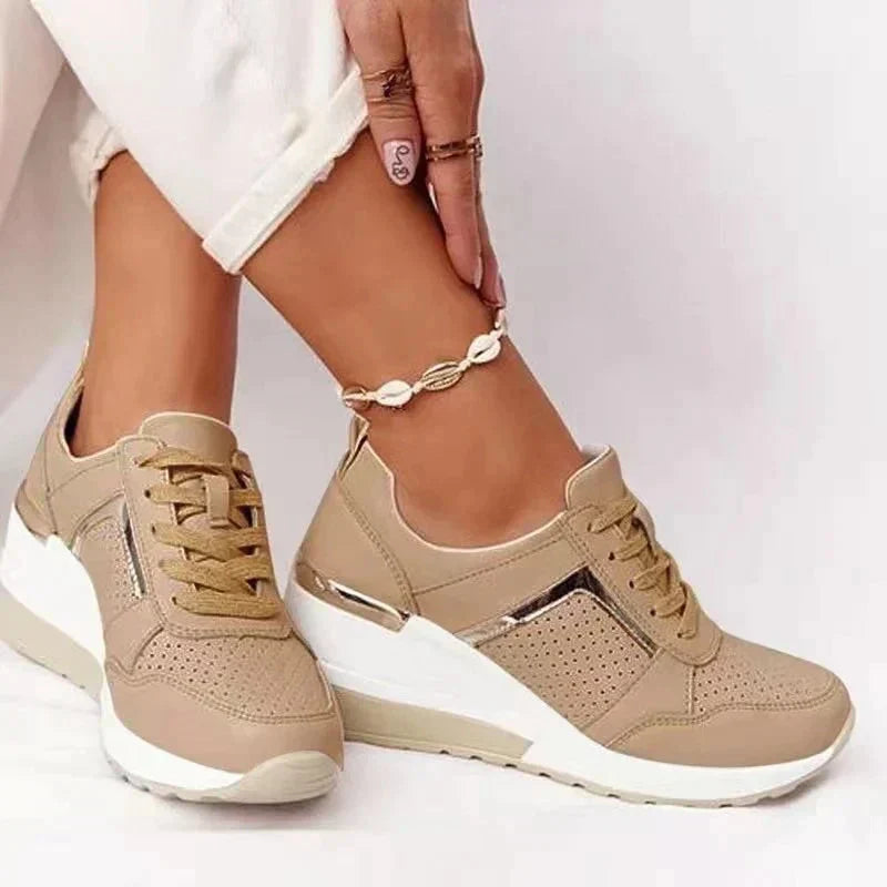 Valenzora | Orthopedic, fashionably flared sneakers with a glossy finish