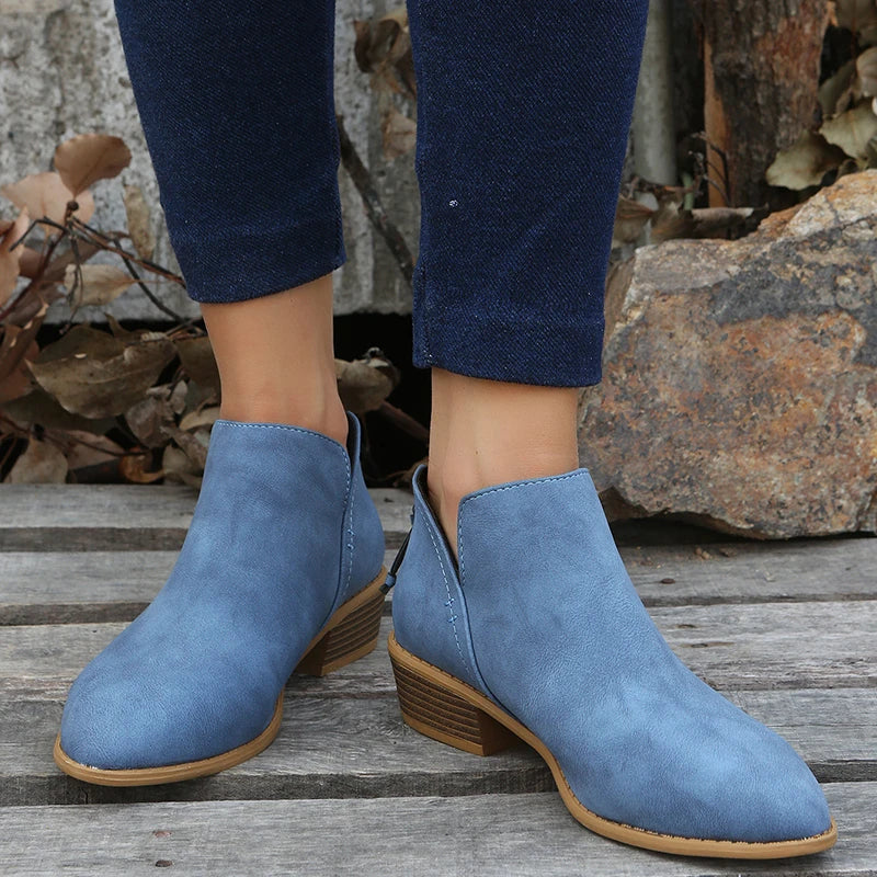 Valenzora | Stylish suede ankle boots with