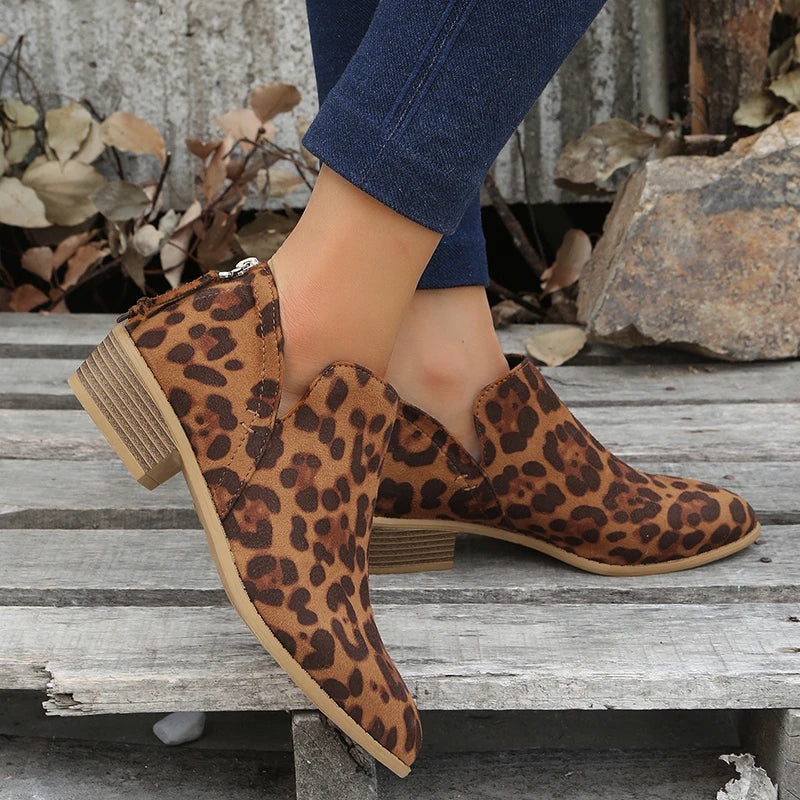 Valenzora | Stylish suede ankle boots with