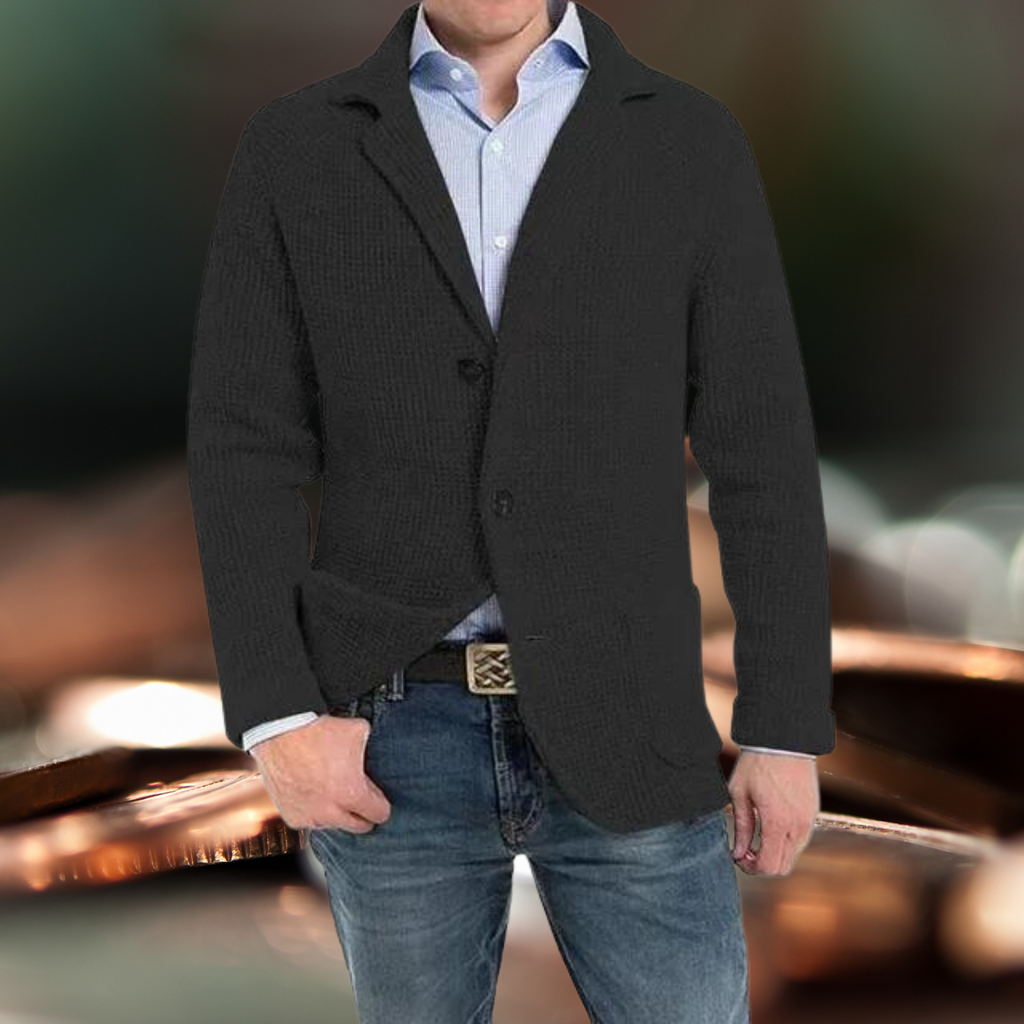 Long-sleeved blazers with turned-up collars; long-sleeved coats