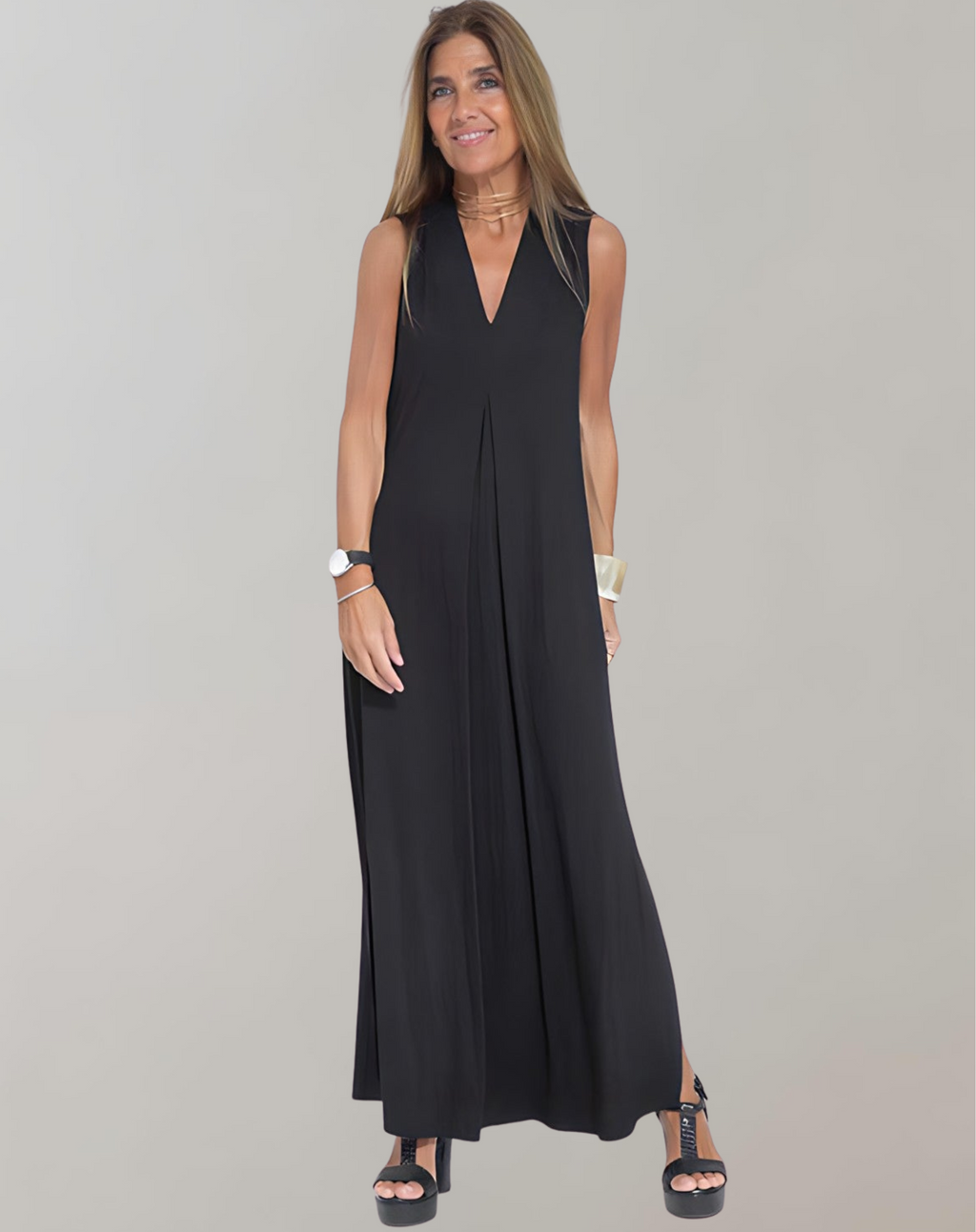 Valenzora – Slimming dress with V-neck