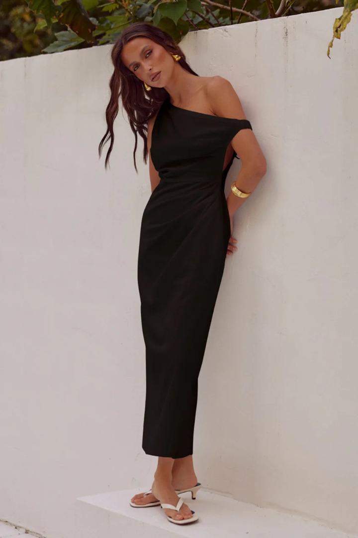 Linen dress with slanted shoulders
