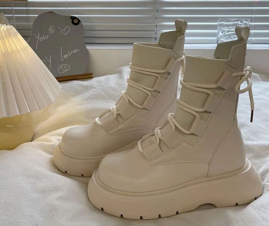 Valenzora | Thick veteran boots