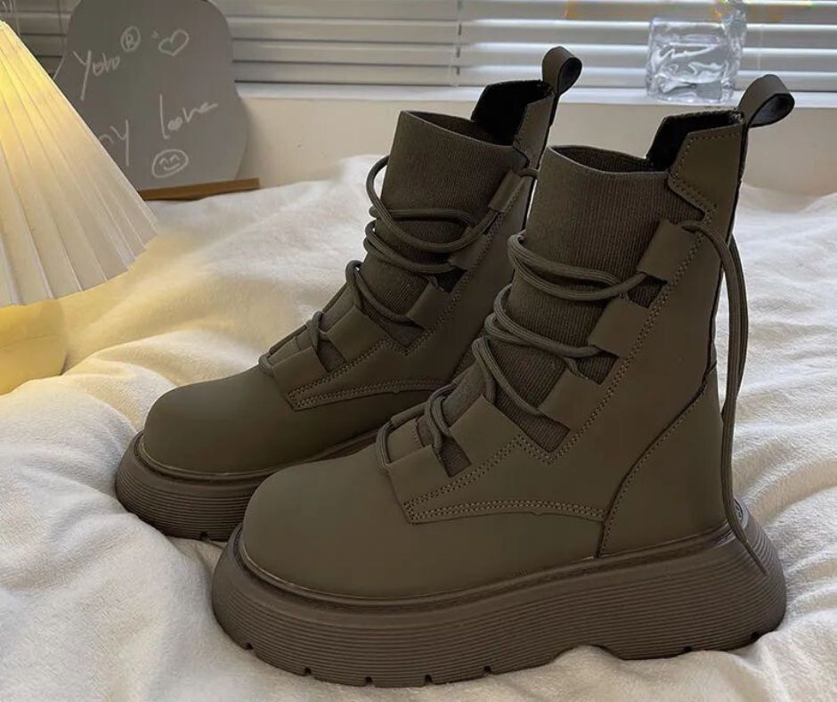 Valenzora | Thick veteran boots