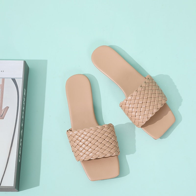 Valenzora | Too Far To Care Sandals