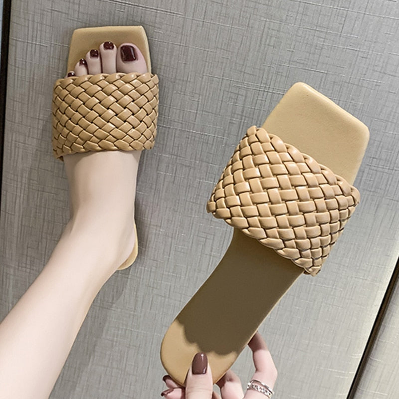 Valenzora | Too Far To Care Sandals