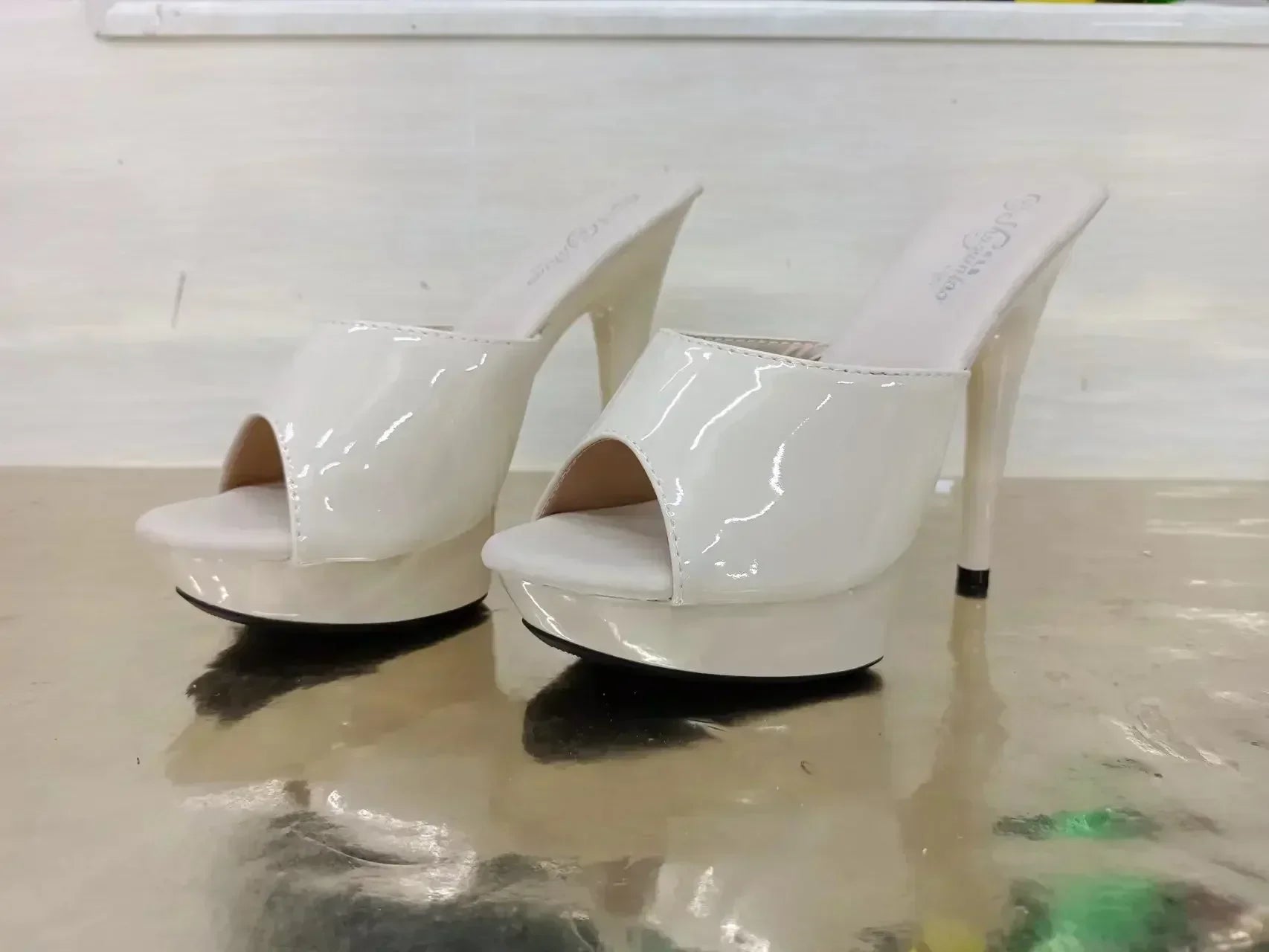Valenzora | Patent leather high heel sandals