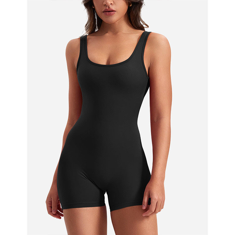 Valenzora | Ärmelloser Scrunch Bum kurzer Jumpsuit Jumpsuit Fitnesskleidung