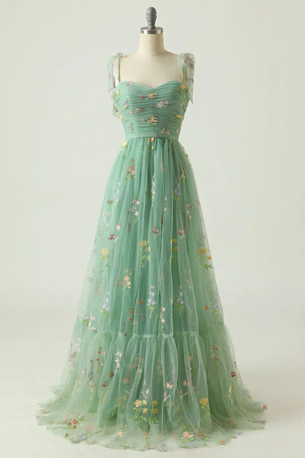Valenzora | High-quality ball gown made of embroidered tulle