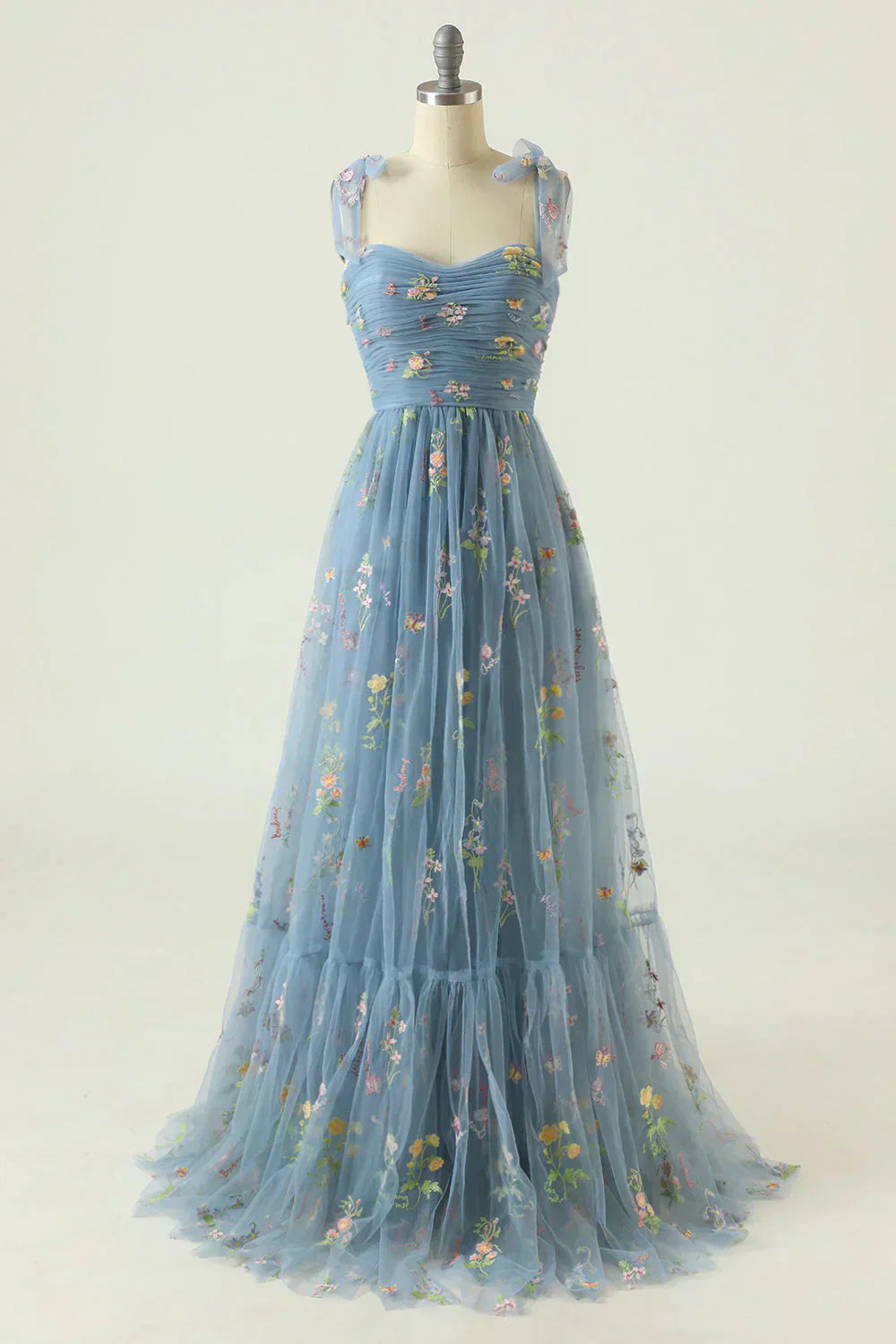 Valenzora | High-quality ball gown made of embroidered tulle