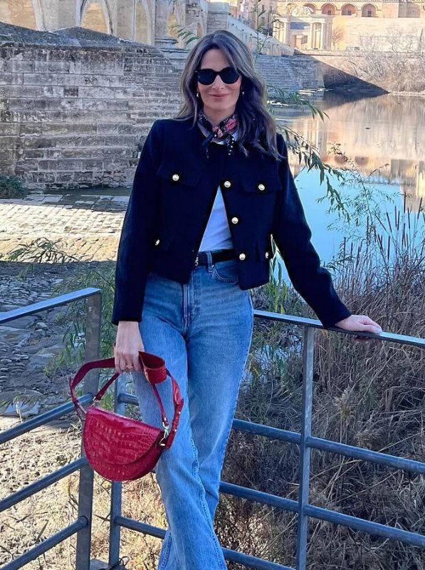 Valenzora – Trendiger Kurzblazer mit Knöpfen
