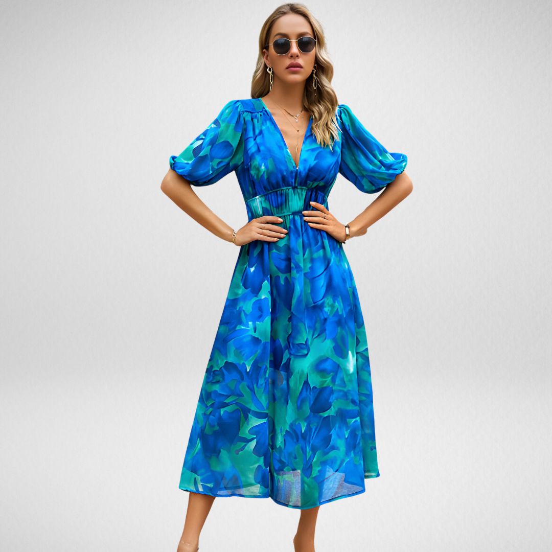 Charming dress with a V-neck