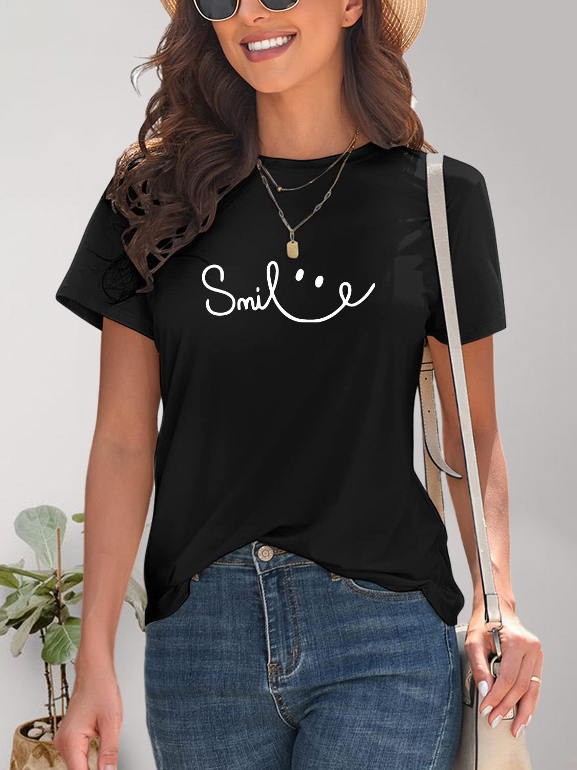 Valenzora | Smile Crew Neck Short Sleeve T-Shirt