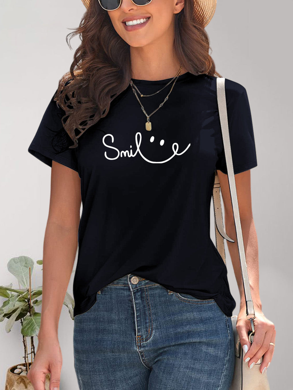 Valenzora | Smile Crew Neck Short Sleeve T-Shirt