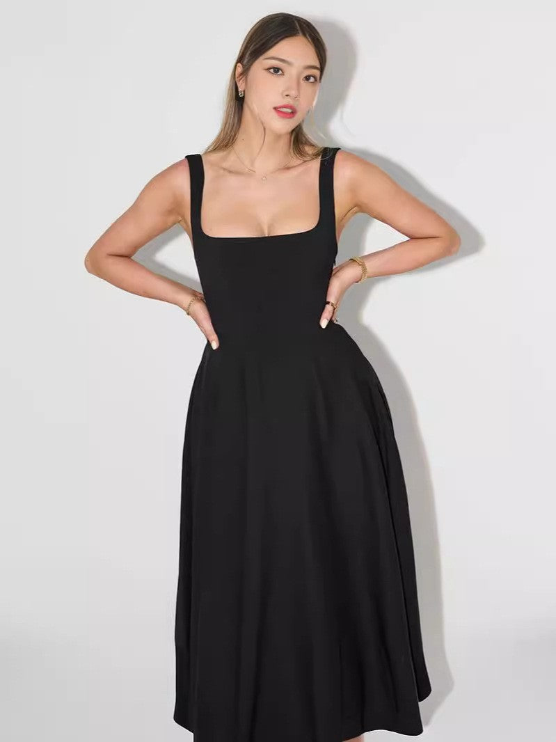 Valenzora | Trägerkleid mit eckigem Ausschnitt